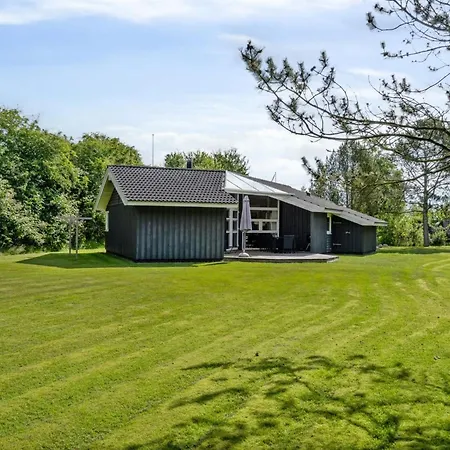 Falka - 300m From The Sea By Interhome Semesterbostad